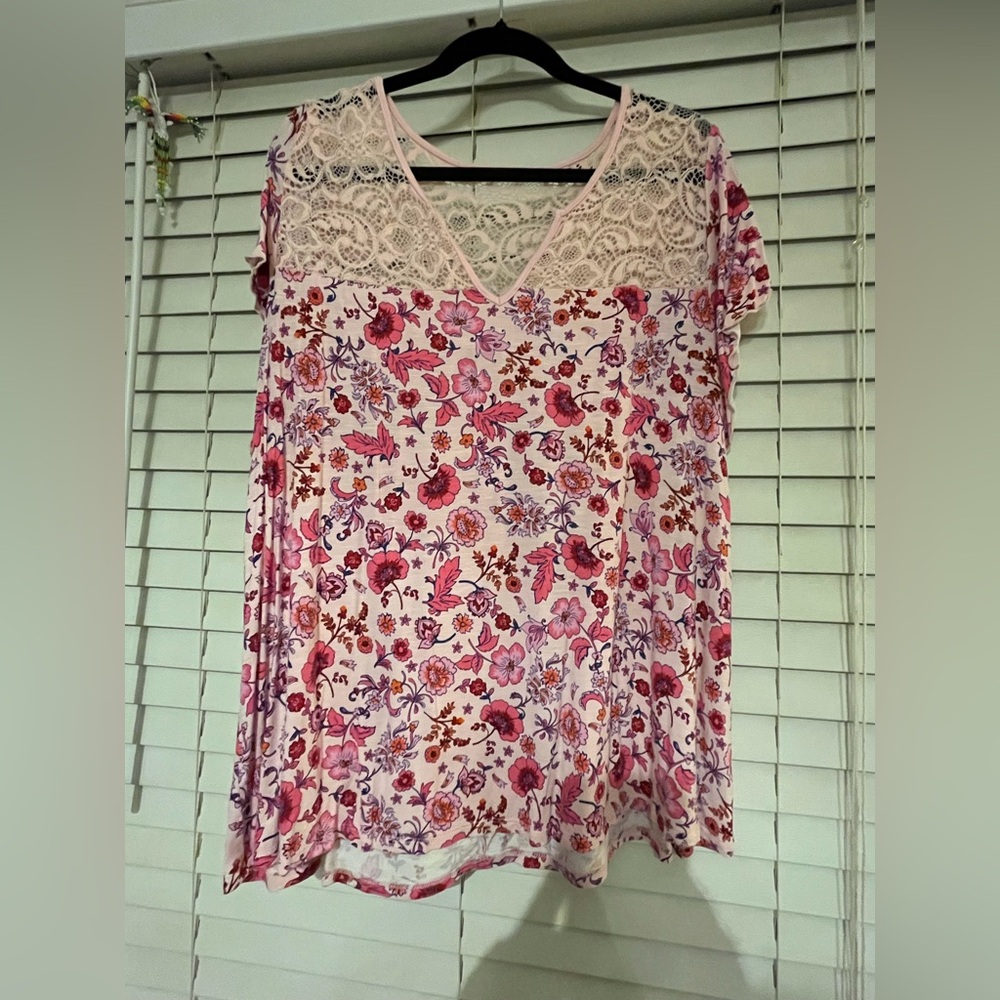 Torrid 2X knit jersey slub lace yoke with flutter sleeves
